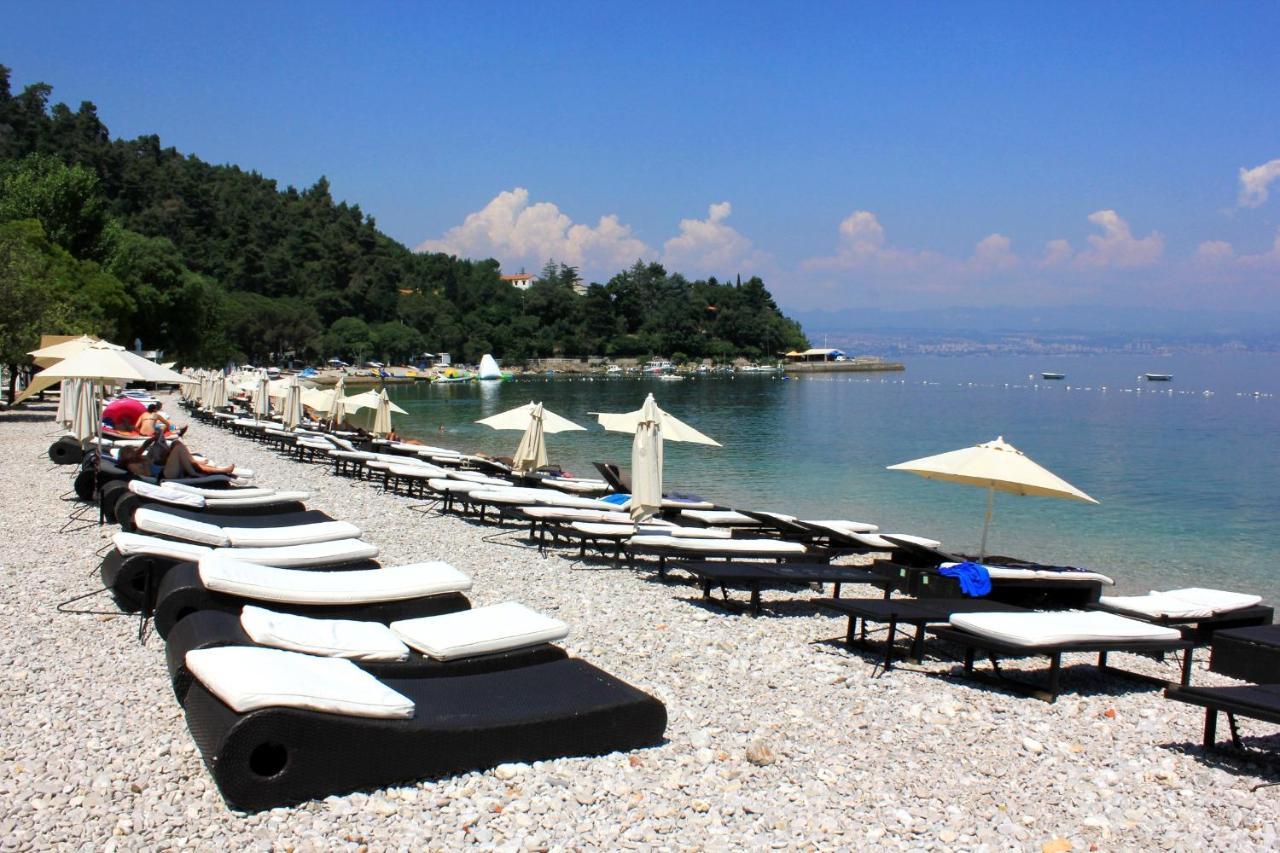 Apartments And Rooms By The Sea Medveja, Opatija - 2305 Lovran Εξωτερικό φωτογραφία