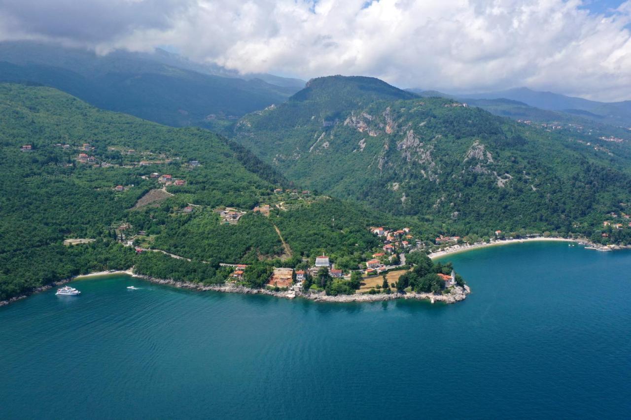 Apartments And Rooms By The Sea Medveja, Opatija - 2305 Lovran Εξωτερικό φωτογραφία